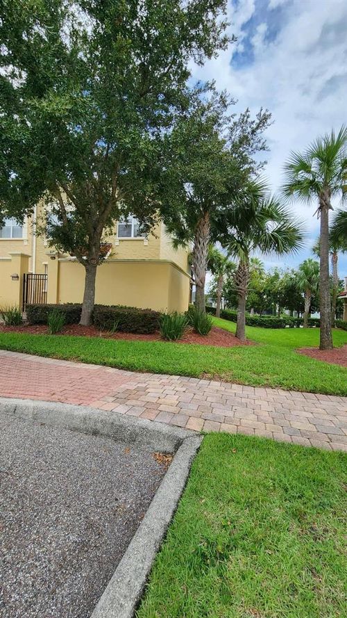 2616 Bella Vista Dr, DAVENPORT, FL, 33897-3677 | Card Image