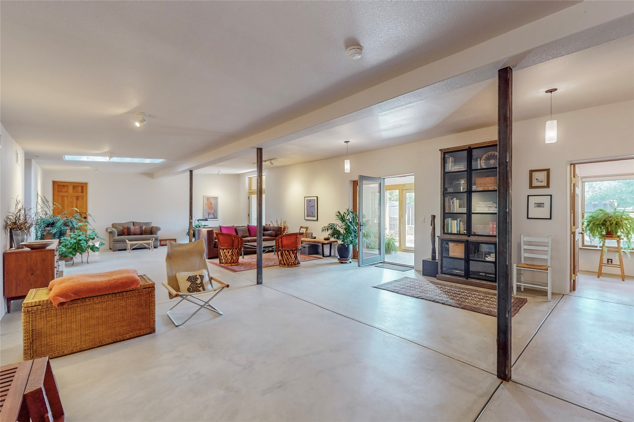 Los Pinos Rd, Santa Fe, NM 87507
