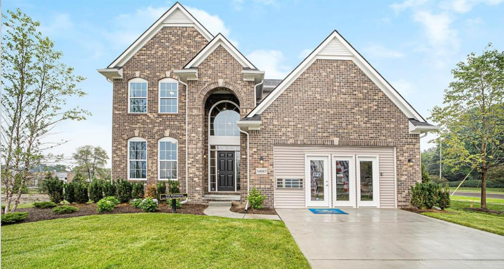 Lucern Dr, Sterling Heights, MI 48312