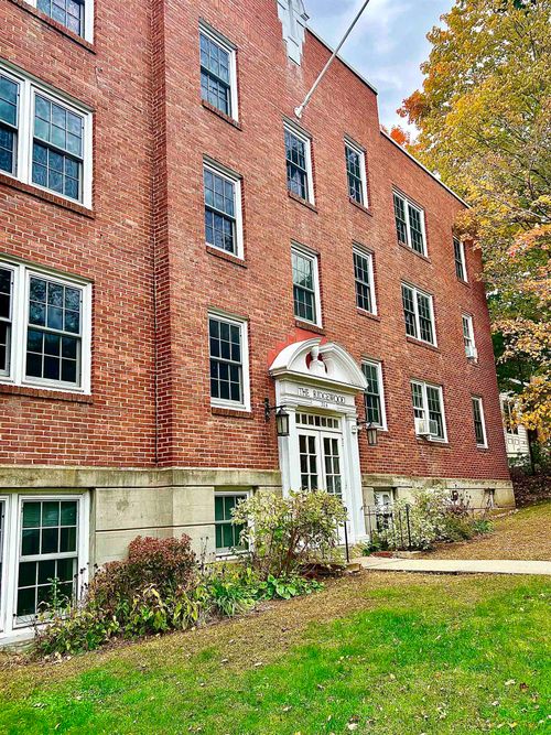 apt-14-324 Main St, Burlington, VT, 05401-8327 | Card Image