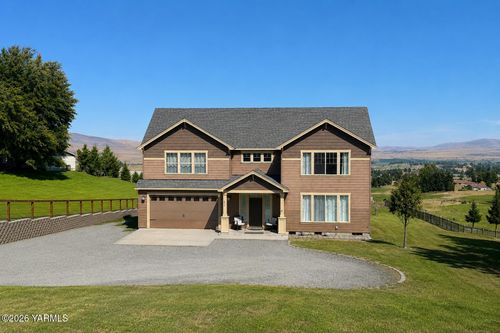 671 Tibbling Rd, Selah, WA, 98942 | Card Image
