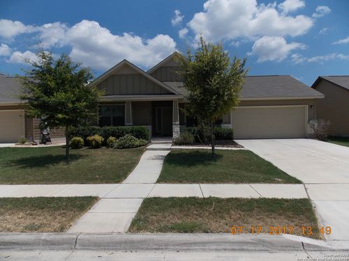 834 Madison Ave, New Braunfels, TX, 78130-3918 | Card Image