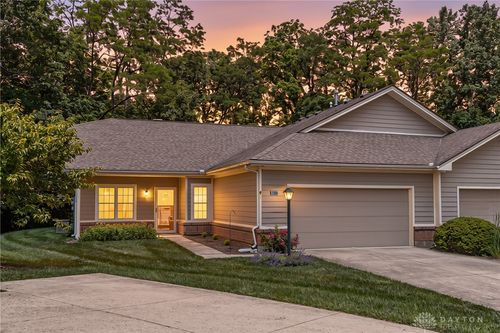 3366 Darbyshire Dr, Beavercreek, OH, 45440-3672 | Card Image