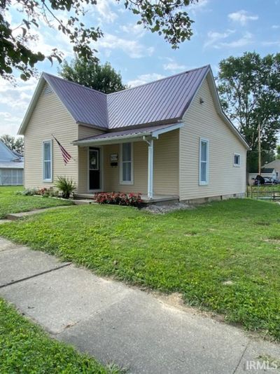 909 E Vincennes Street, House other with 2 bedrooms, 2 bathrooms and null parking in Linton IN | Image 2