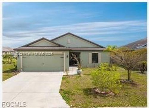 747 Center Lake St, LEHIGH ACRES, FL, 33974-0813 | Card Image