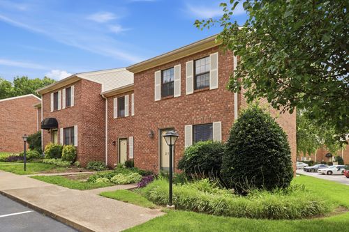 212 Thistle Ln, Hermitage, TN, 37076-2731 | Card Image