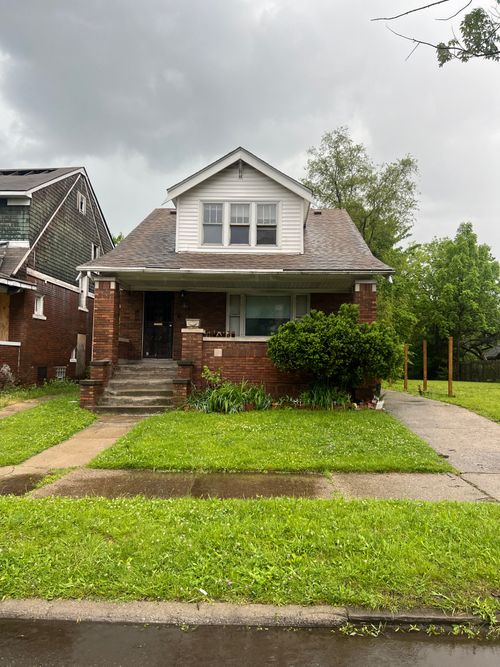 12088 Promenade St, Detroit, MI, 48213-1320 | Card Image