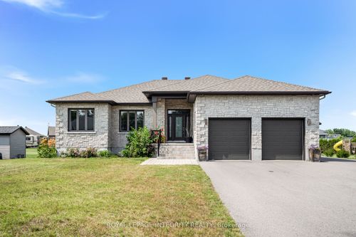 251 Rue Des Violettes, Hammond, ON, K0A2A0 | Card Image