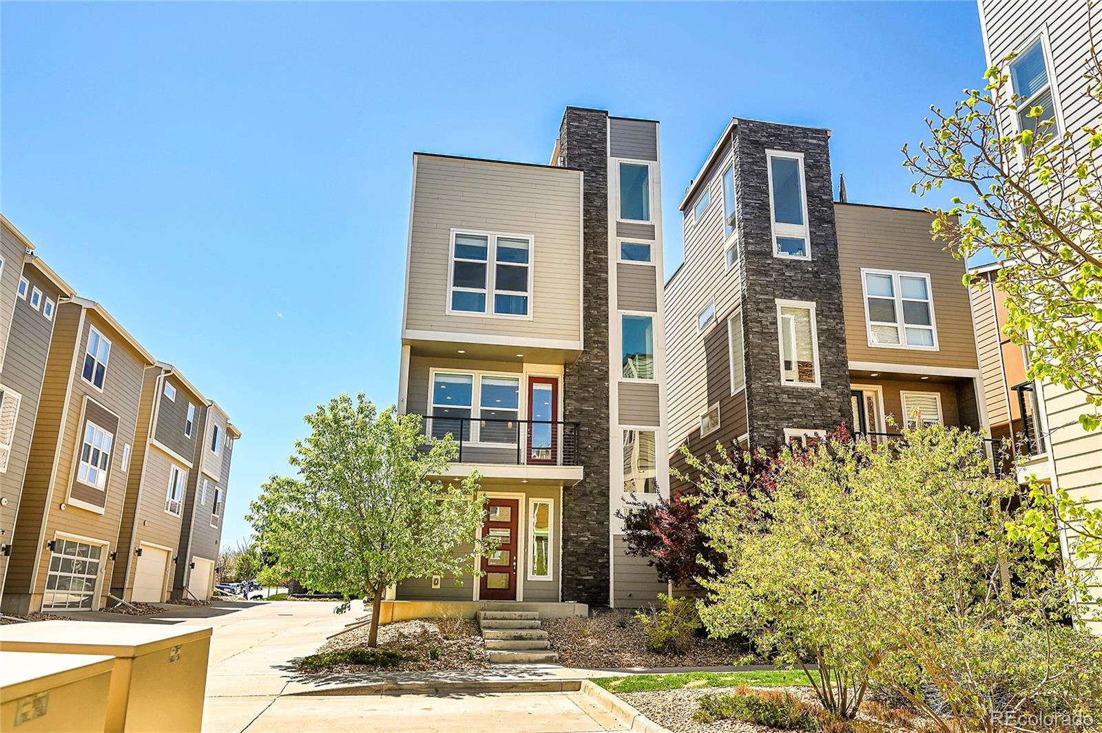 Hinsdale Ave, Littleton, CO 80122