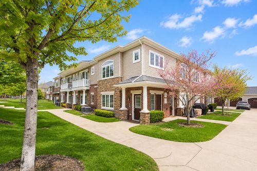 5535 Arbor Chase Dr, Ann Arbor, MI, 48103-3516 | Card Image