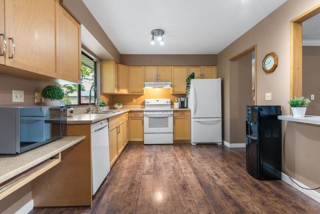 26827 33 A Avenue, House other with 5 bedrooms, 2 bathrooms and 5 parking in Langley BC | Image 17