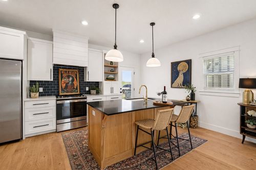 416 Stagecoach Trl, San Marcos, TX, 78666-5204 | Card Image