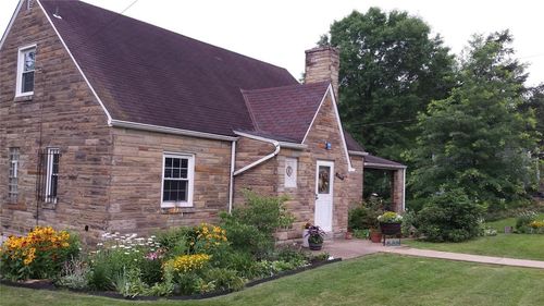 2201 Whited St, Brookline, PA, 15226-1614 | Card Image