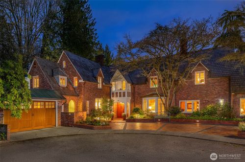 300 Maiden Ln E, Seattle, WA, 98112-5015 | Card Image