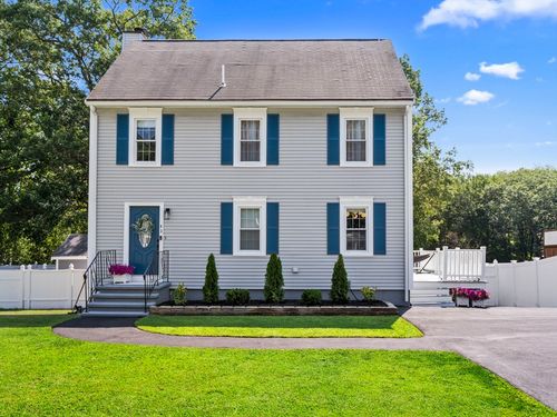 43 Oak Knoll Rd, Lowell, MA, 01852-4972 | Card Image