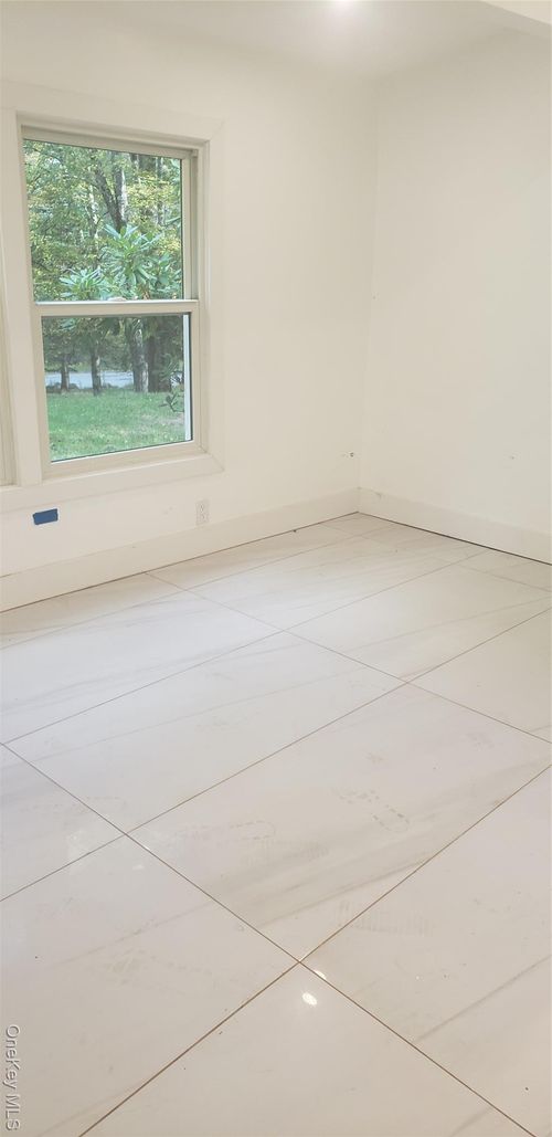 151 Michigan Rd, Woodbourne, NY, 12788-5157 | Card Image