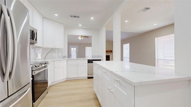7126 Rio Blanco Dr, House other with 3 bedrooms, 2 bathrooms and 2 parking in Houston TX | Image 13