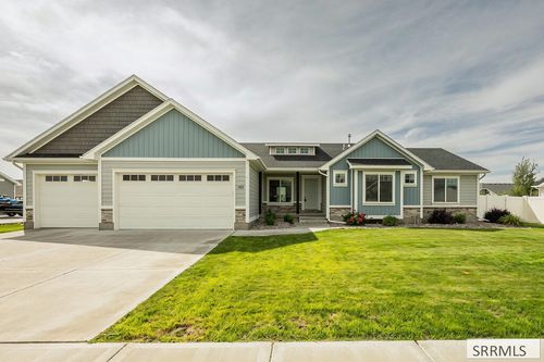 4802 Porter Dr, Ammon, ID, 83406-4561 | Card Image