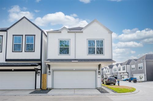 8402 Berry Green Ln, Houston, TX, 77022-1754 | Card Image