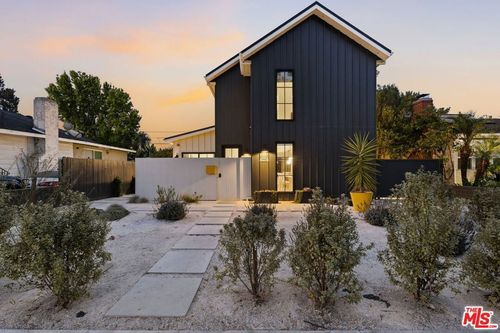 4034 Coolidge Ave, Los Angeles, CA, 90066-1218 | Card Image