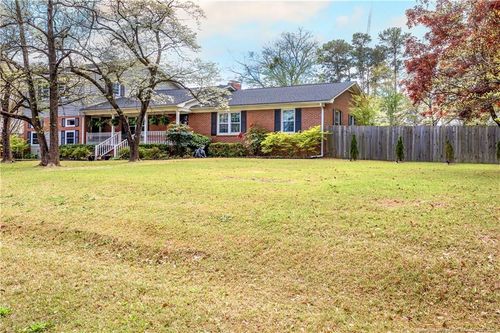 211 Edgewood Dr, Clinton, NC, 28328-3903 | Card Image