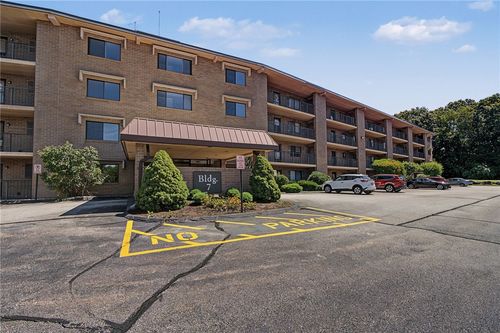 7-207-650 E Greenwich Ave, West Warwick, RI, 02893-2398 | Card Image