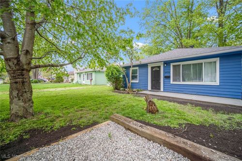 4572 Willowbrook Dr, Mentor, OH, 44060-1038 | Card Image