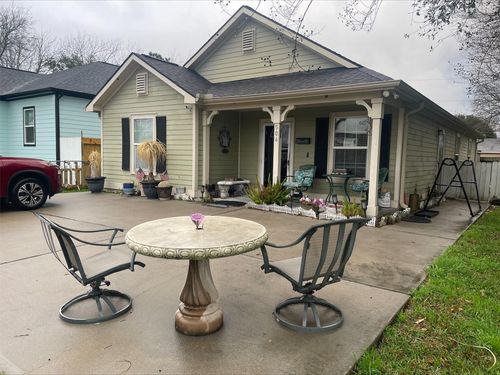 504 16th Ave N, Texas City, TX, 77590-6241 | Card Image