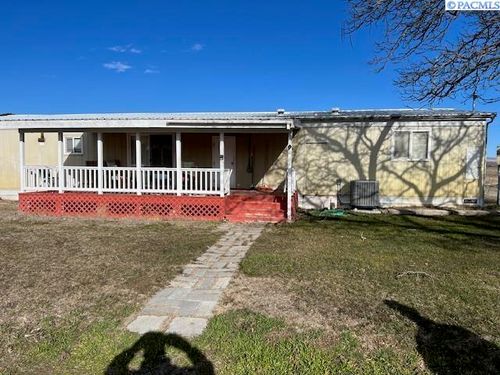 163201 W Apricot Rd, Prosser, WA, 99350-9242 | Card Image