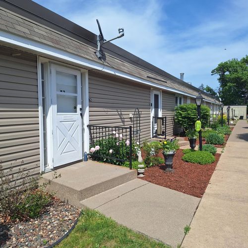 b2-6081 Paris Ave N, Stillwater, MN, 55082-6866 | Card Image