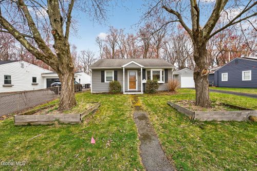 41 Vics Ct, Colonie, NY, 12205-4802 | Card Image