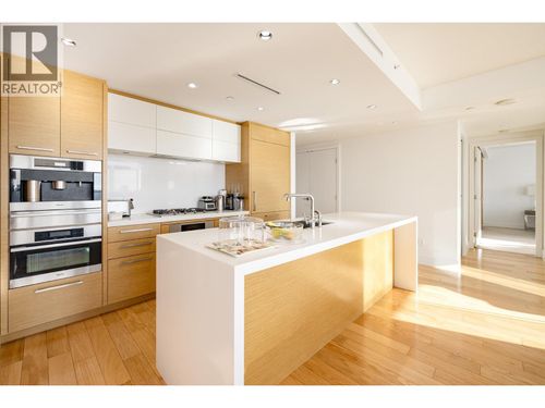 3001-667 Howe St, Vancouver, BC, V6C0B5 | Card Image