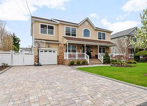 b-111 Charles St, Massapequa, NY, 11758-1606 | Card Image