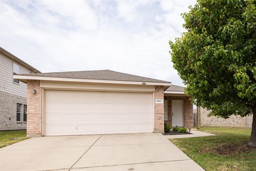 8805 Quarry Ridge Trl, Fort Worth, TX, 76244-5162 | Card Image