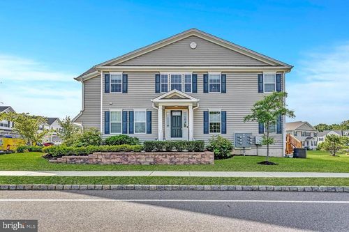 1 Larkspur Ln, MONROE TOWNSHIP, NJ, 08831-7302 | Card Image