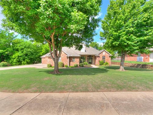 3201 Amberwood Ct, Edmond, OK, 73003-2132 | Card Image