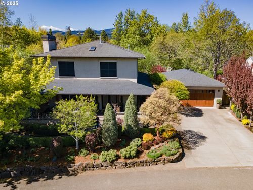 570 Toms Dr, Hood River, OR, 97031-7754 | Card Image