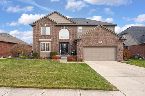 53374 Crawford Dr, New Baltimore, MI, 48051-3927 | Card Image