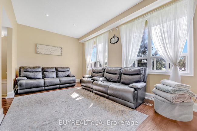 72B - 104 Poplar Cres, House attached with 4 bedrooms, 2 bathrooms and 2 parking in Aurora ON | Image 12