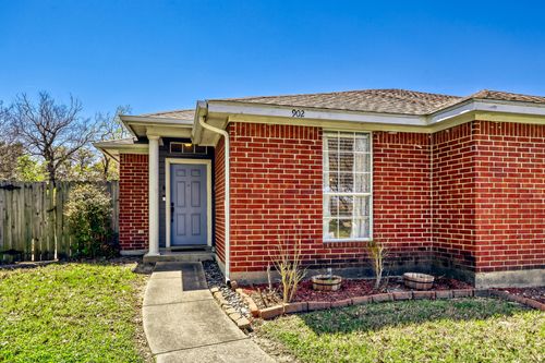 902 Teakwood Ln, DeSoto, TX, 75115-5256 | Card Image