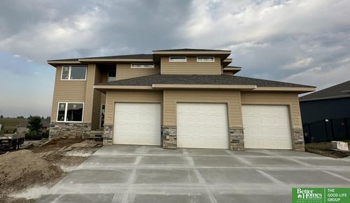 135 N 10th Ave, Springfield, NE, 68059-5704 | Card Image