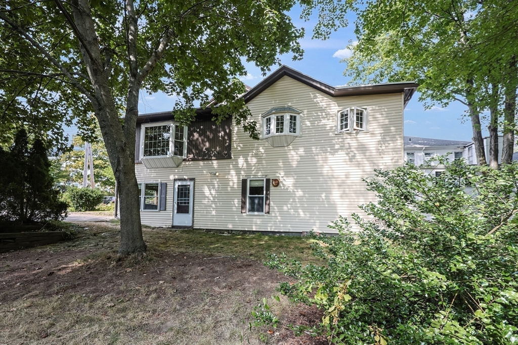 Hartford Ave, Upton, MA 01568