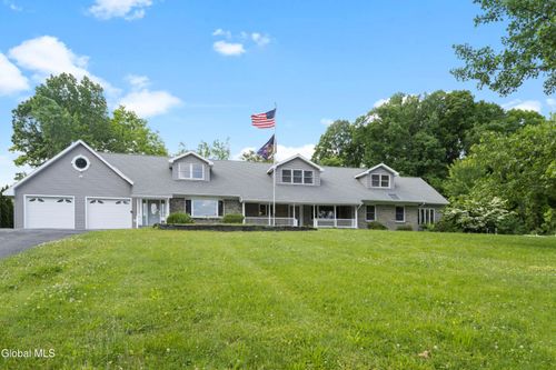 186 Van Rensselaer Blvd, Menands, NY, 12204-2001 | Card Image