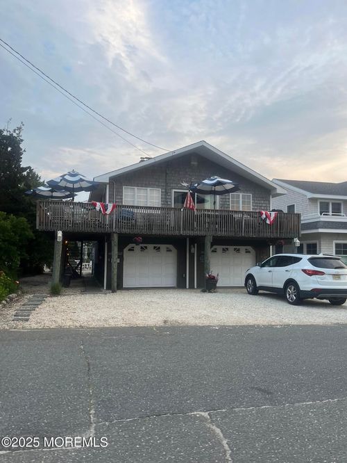 18 19th St, SURF CITY, NJ, 08008-5434 | Card Image