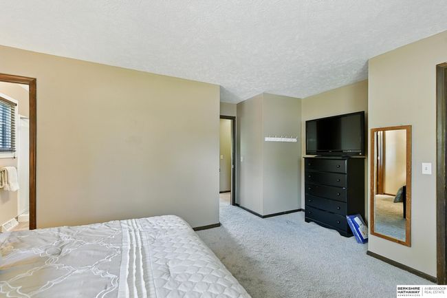 5604 S 92 Nd Plz, Townhouse with 3 bedrooms, 3 bathrooms and 2 parking in Omaha NE | Image 21