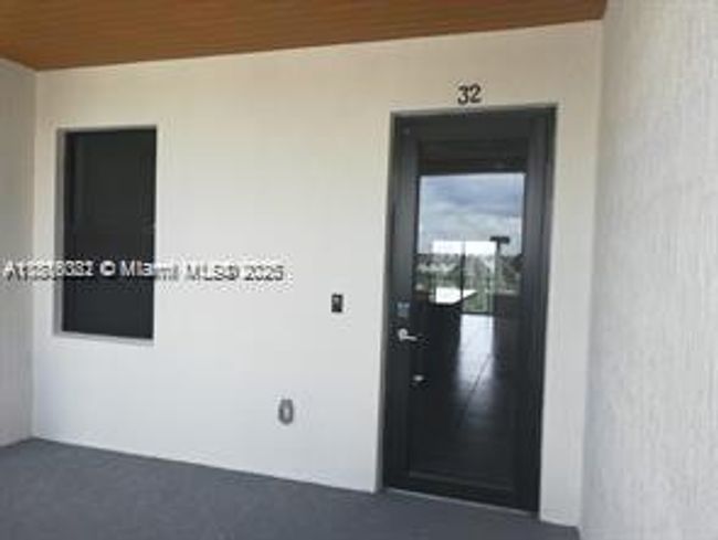 APT-32 - 8055 Nw 104 Th Ave, Condo with 2 bedrooms, 3 bathrooms and null parking in Doral FL | Image 5