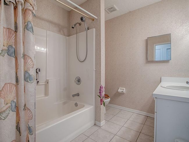 32708 Westwood Loop, House other with 2 bedrooms, 2 bathrooms and null parking in LEESBURG FL | Image 31