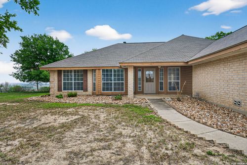418 County Road 574, Castroville, TX, 78009-2117 | Card Image