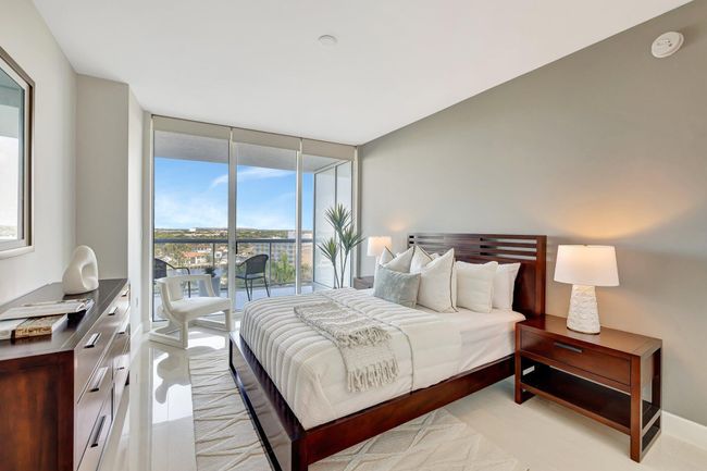 APT-908 - 1 N Ocean Blvd, Condo with 3 bedrooms, 2 bathrooms and null parking in Pompano Beach FL | Image 24
