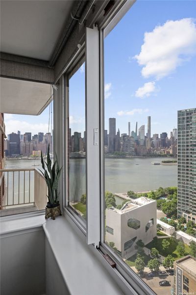 24E - 4-74 48th Avenue, Home with 1 bedrooms, 1 bathrooms and null parking in Long Island City NY | Image 2